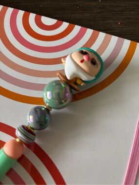 Disney Doorables: Snow White & the 7 Dwarfs: Sneezy handmade beaded pen